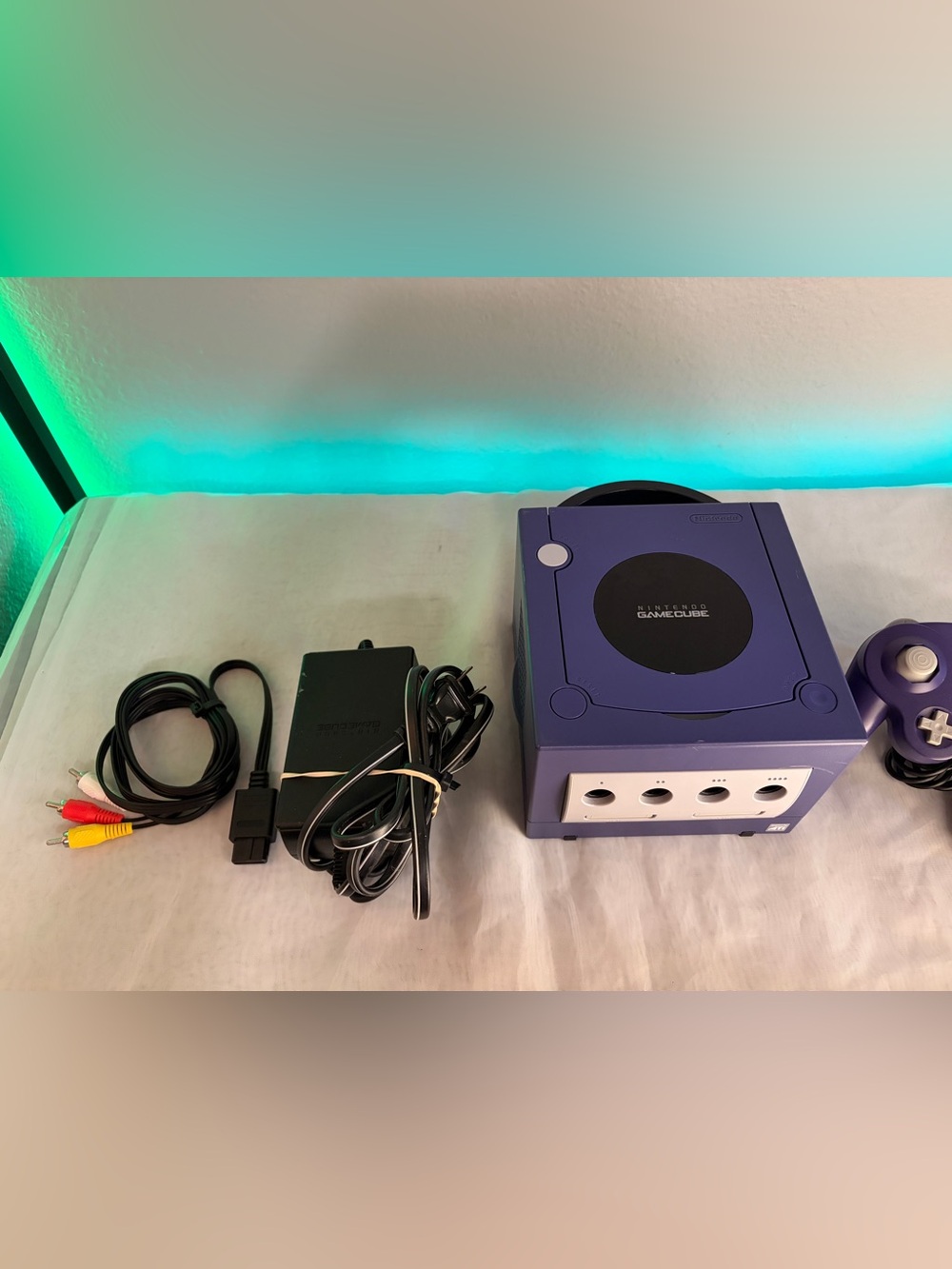 Nintendo GameCube Purple Console Bundle Controllers Power/AV Cables Tested Works - Picture 3 of 16